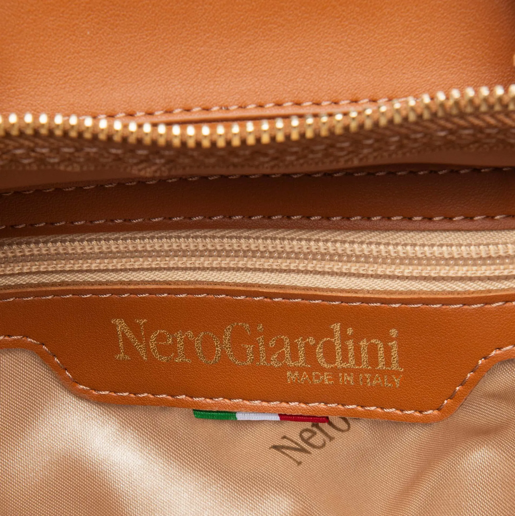 Borsa Hobo NeroGiardini E644240D-400