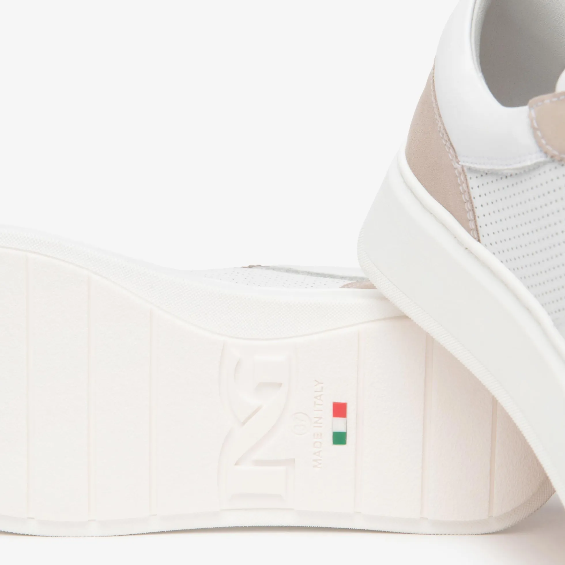 Sneakers NeroGiardini E615275 677 E6152755275
