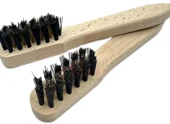 Spazzolino ottone/setola con manico in legno